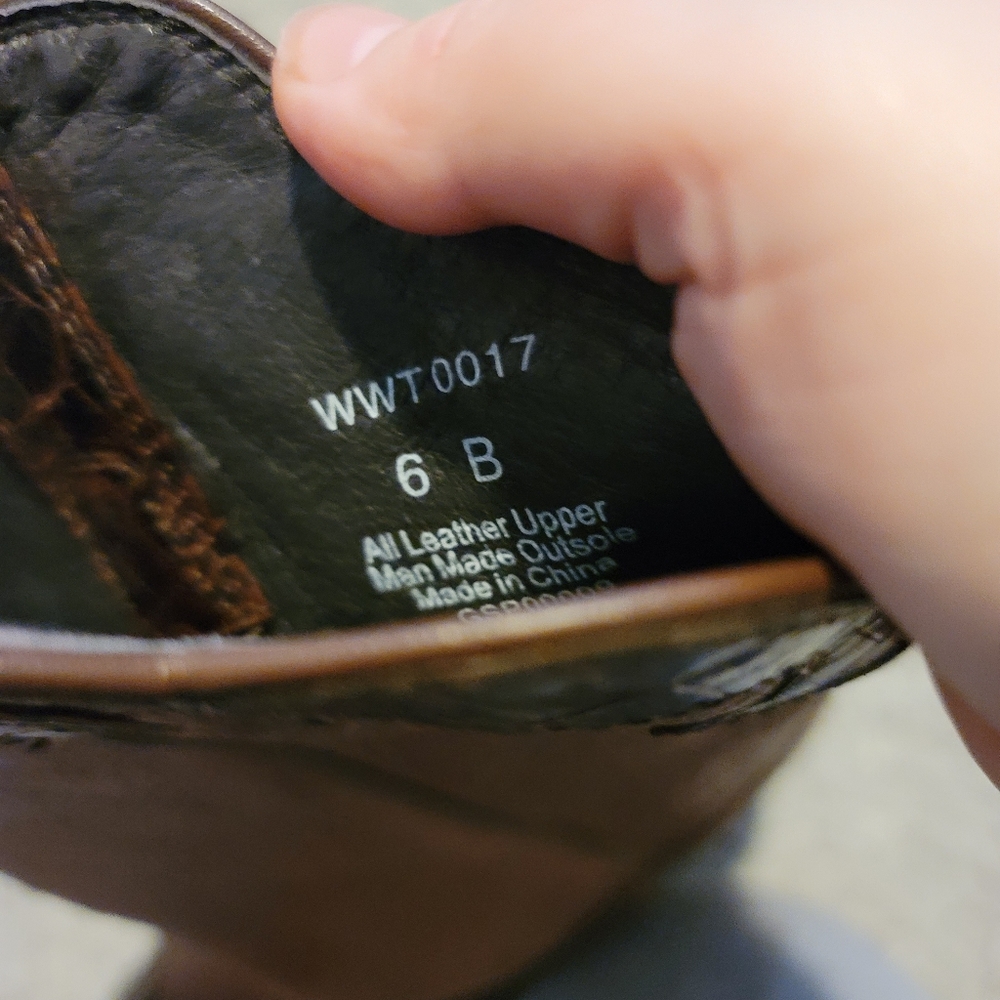 Boots - Picture 3 of 5